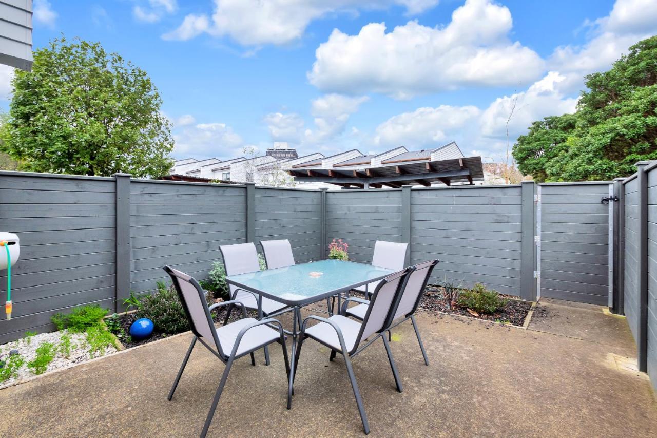 Greenwich Townhouse With Parking And Air-Con أوكلاند المظهر الخارجي الصورة
