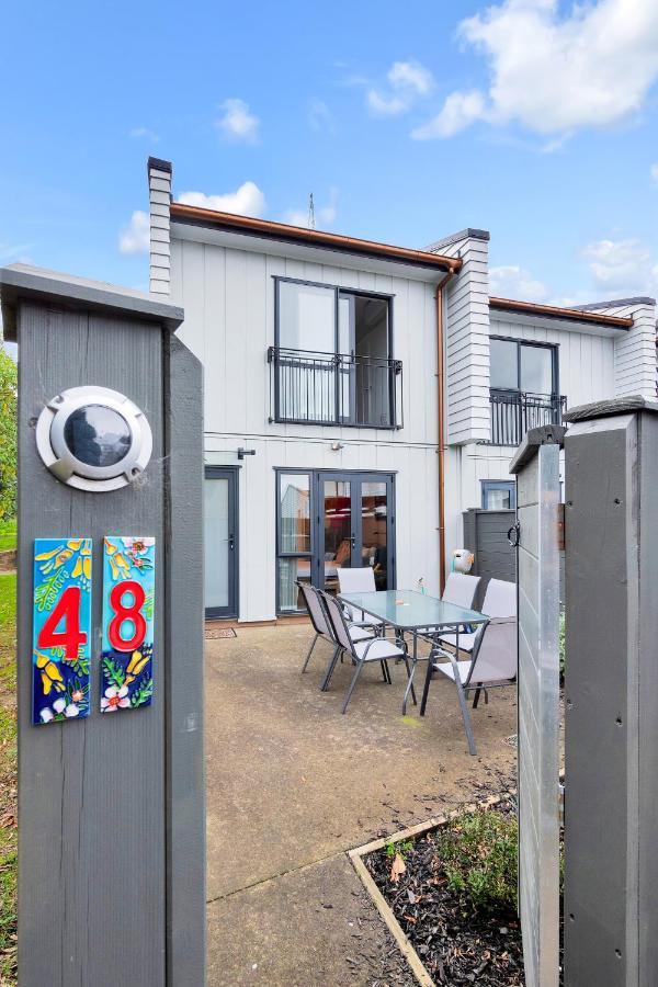 Greenwich Townhouse With Parking And Air-Con أوكلاند المظهر الخارجي الصورة