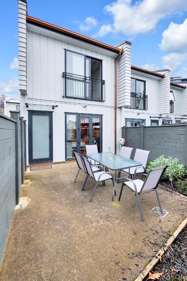 Greenwich Townhouse With Parking And Air-Con أوكلاند المظهر الخارجي الصورة